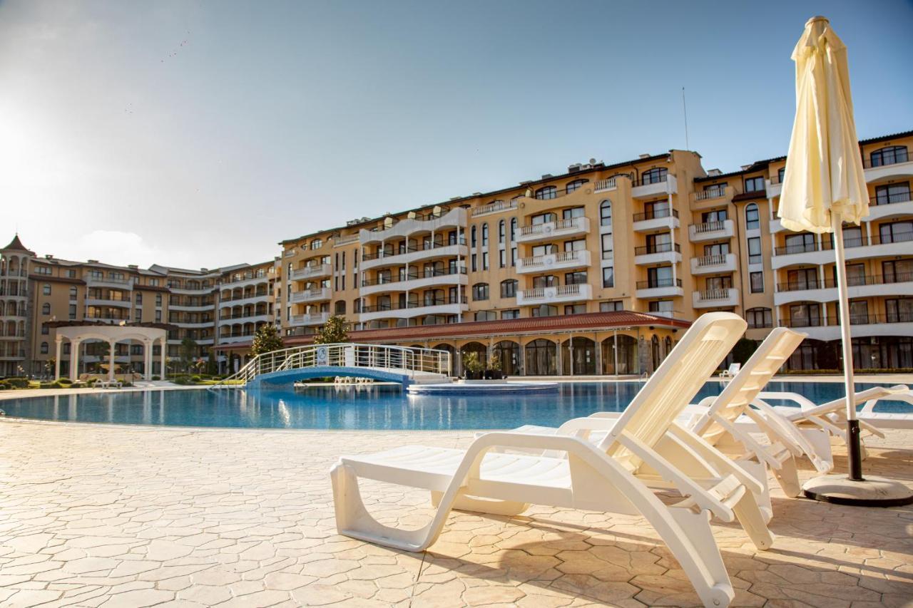 Sunny Apartment In A Complex With A Pool And Gym By Flаt Manаger ซันนีบีช ภายนอก รูปภาพ